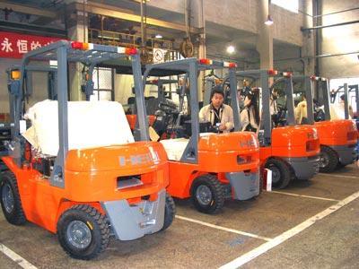 叉車與人工搬運服務的就業前景分析